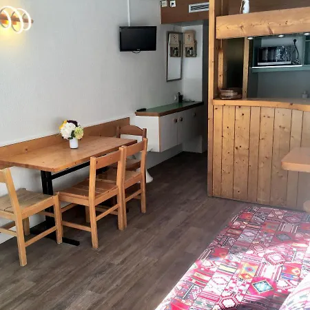 Au Avec Balcon Et Wifi Gratuit